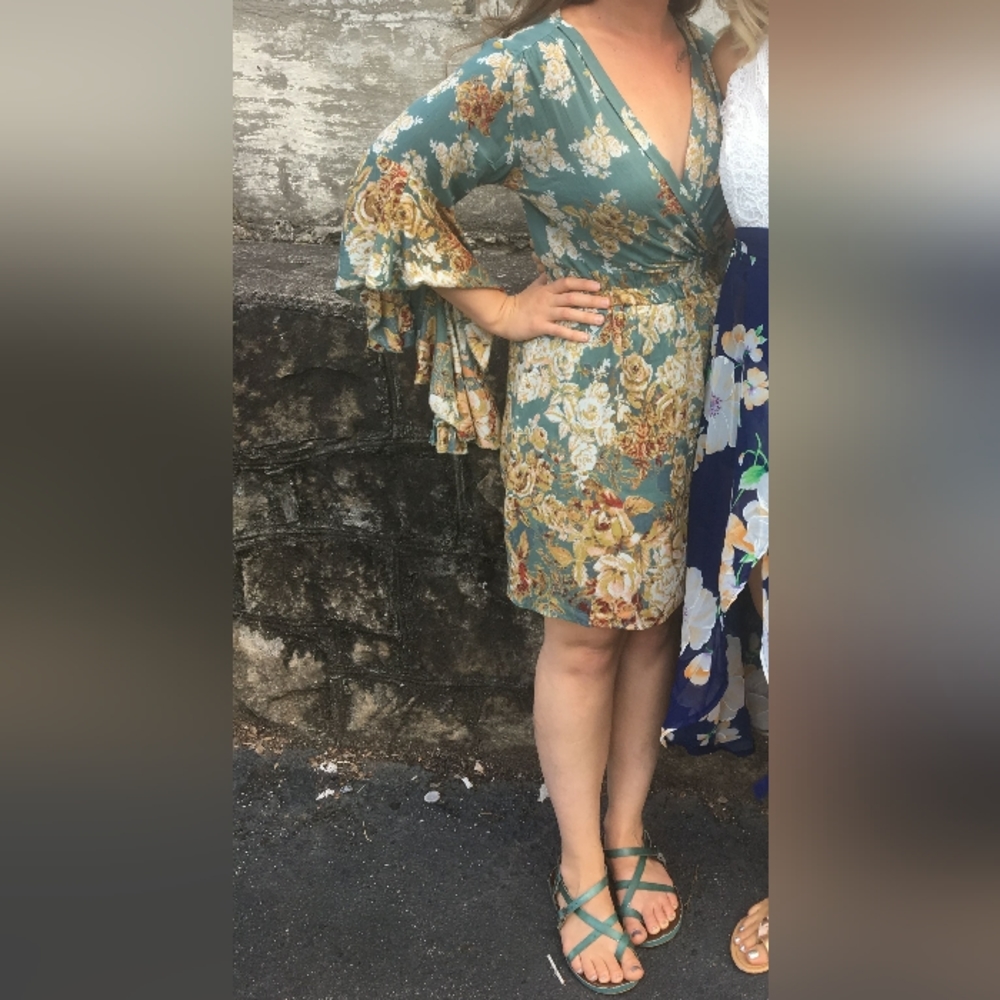 Gorgeous floral sage Angie dress, size medium